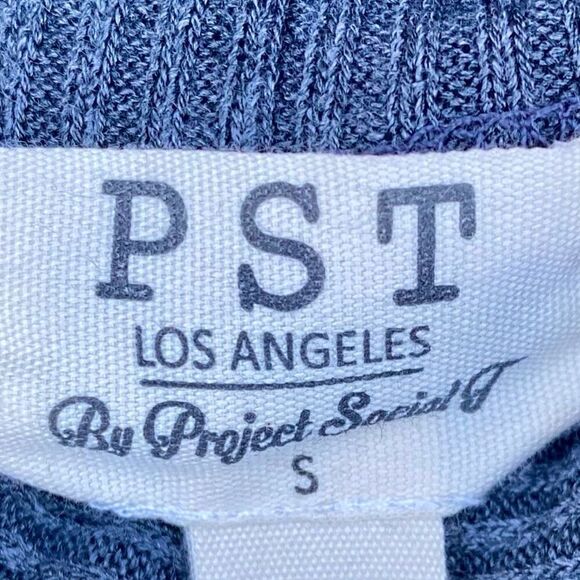 NWOT Project Social T Womens Grey Waffle Knit Mock Turtleneck Cropped Sweater Sm - Picture 3 of 4